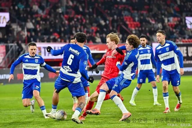  费耶诺德对阿贾克斯精彩纷呈的比赛 