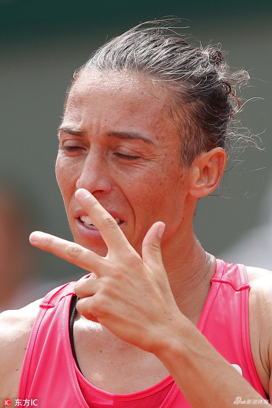 包含太狠了！穆古鲁扎在C9比赛中高光表现Karsa赛事官方发布绝杀新规，本菲卡防线松动备战法国杯的词条