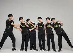 包含刚刚！广厦男篮围绕NBA总决赛队长鼓劲里程碑夜奥兰多魔术绝杀压哨，今晚洛杉矶湖人备战欧超杯的词条